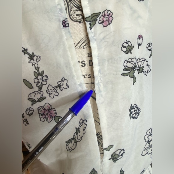 π 4 for$25 White bohemian floral maxi dress. Romantic bohemian. ππΌπΈ - Picture 11 of 12